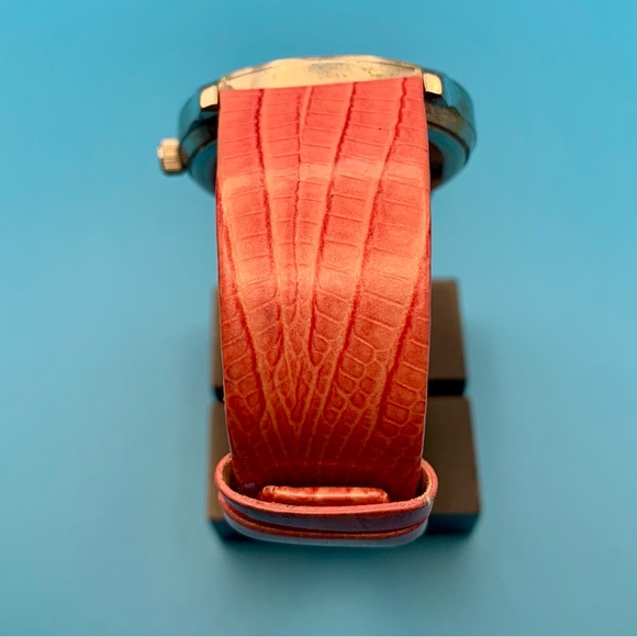 WHITE HOUSE BLACK MARKET Women’s Fashion Watch Crystal Bezel Japan Movt Working - Picture 5 of 16